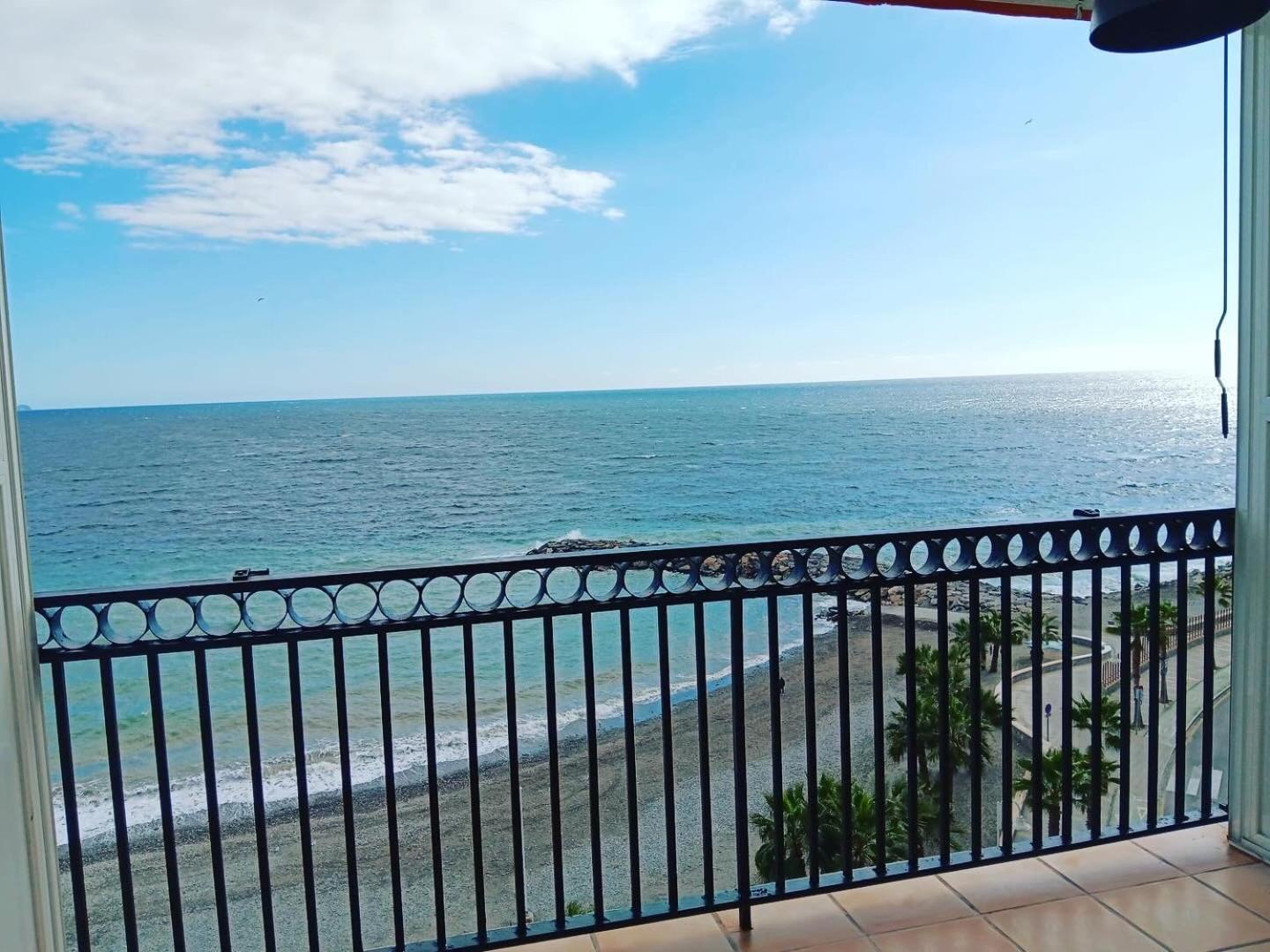 Balcon Playa Y Piscina Velimar Pondos Almunecar Exterior photo