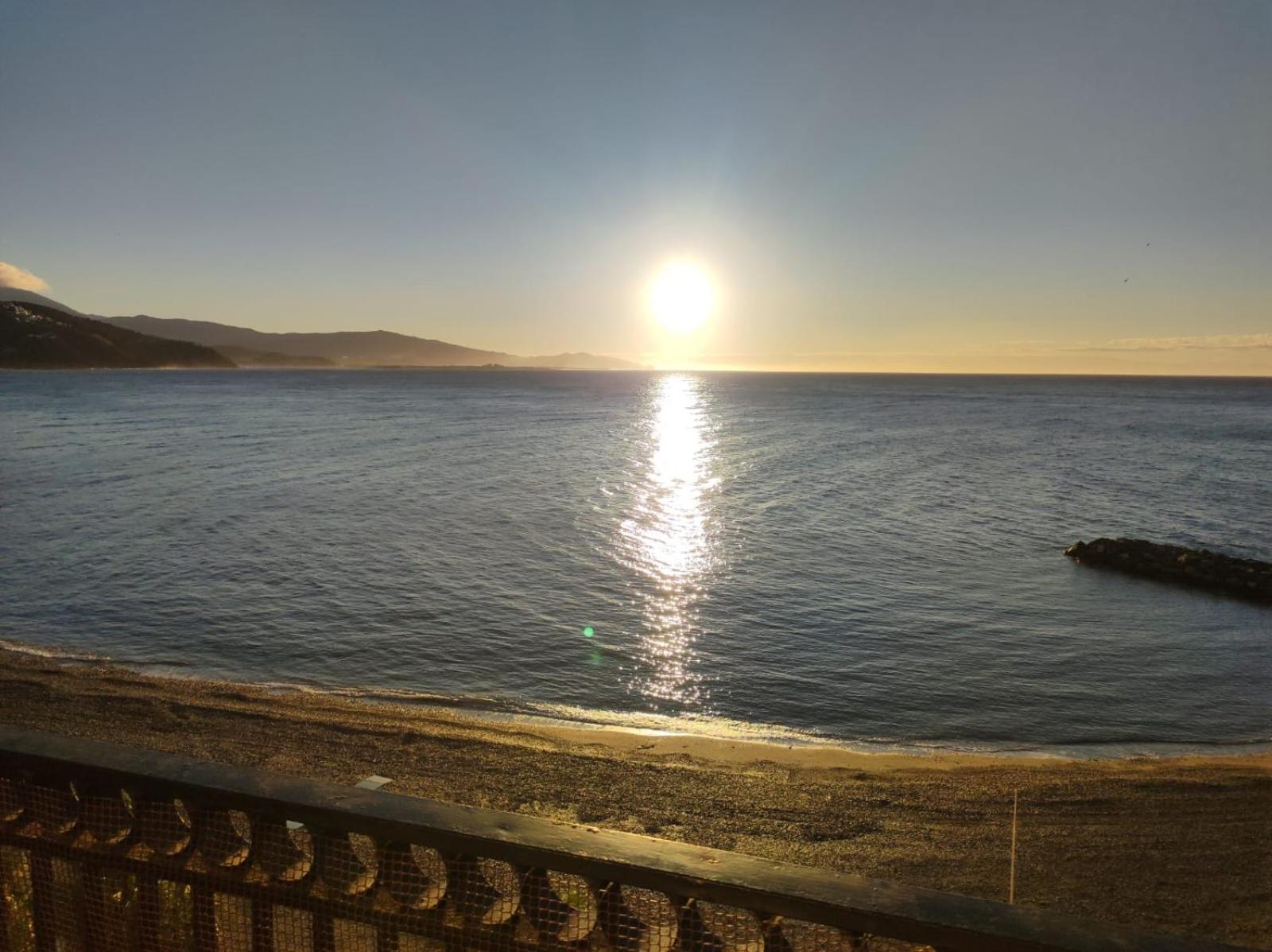Balcon Playa Y Piscina Velimar Pondos Almunecar Exterior photo